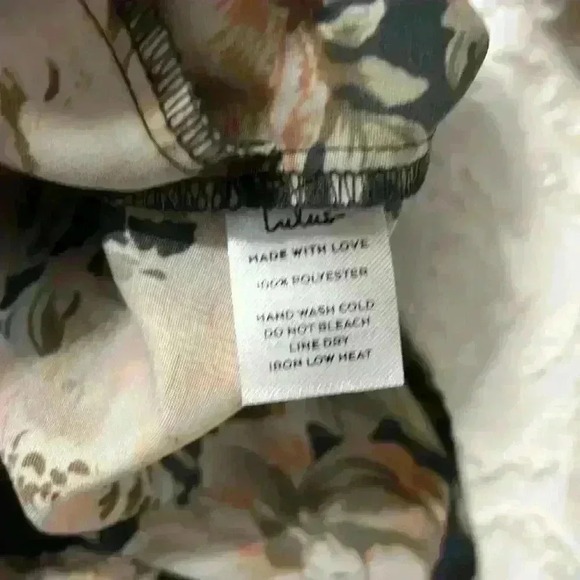 Lulus Floral Long Sleeve Shorts Romper With Pockets. Women’s Size Small - Picture 9 of 10